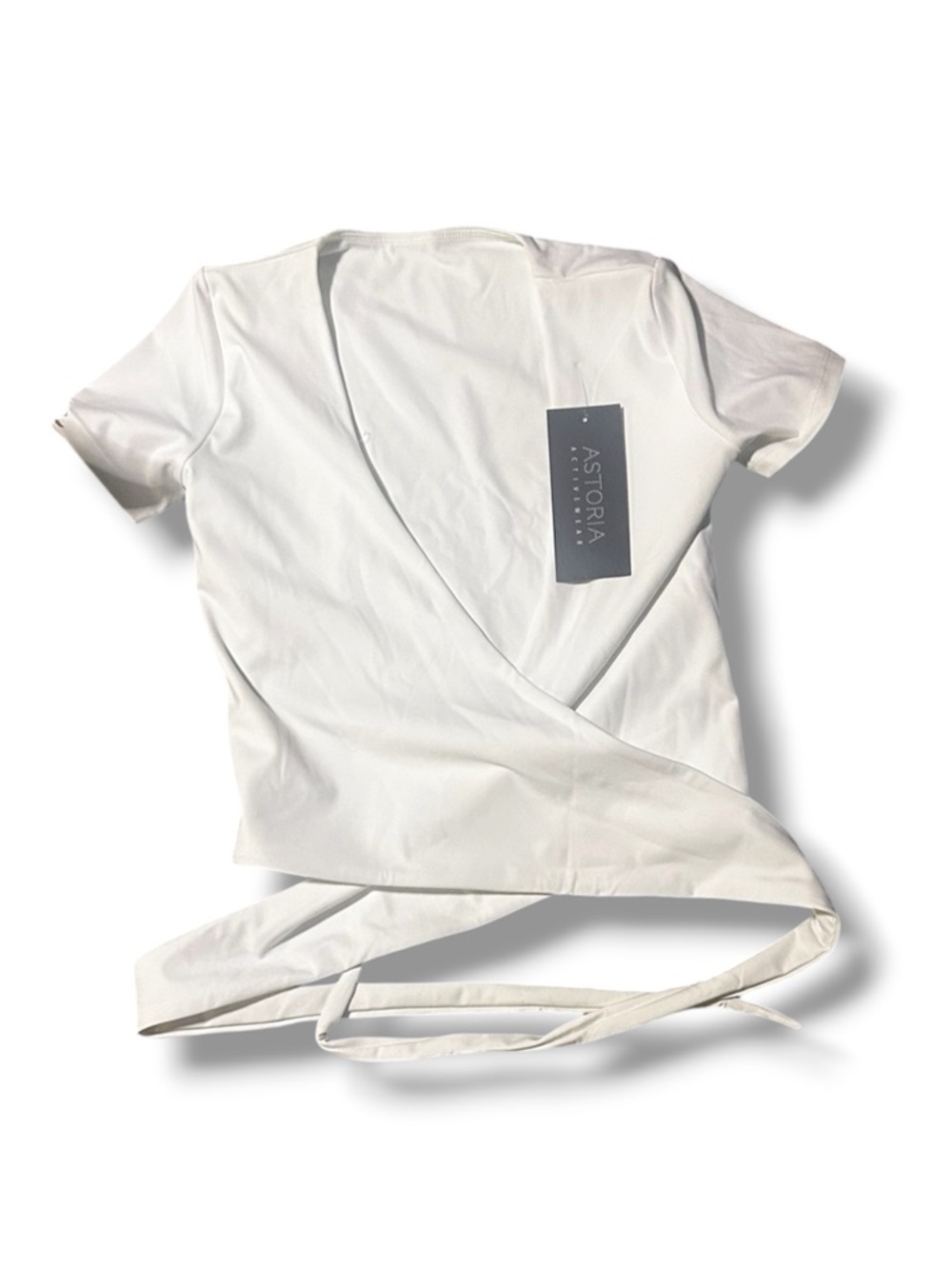 Astoria live luxe wrap quarter sleeve crop top white - Picture 5 of 8